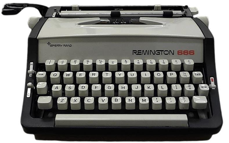 Remington Typewriter png transparent